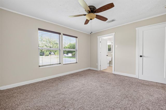 4220 Alabama Avenue, Dickinson, TX 77539