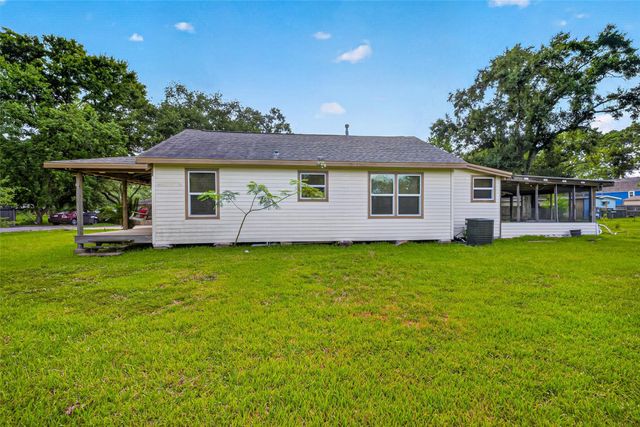 4220 Alabama Avenue, Dickinson, TX 77539