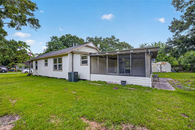 4220 Alabama Avenue, Dickinson, TX 77539