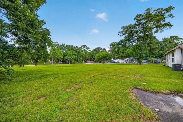 4220 Alabama Avenue, Dickinson, TX 77539