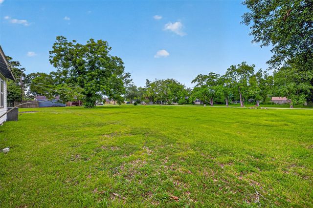 4220 Alabama Avenue, Dickinson, TX 77539