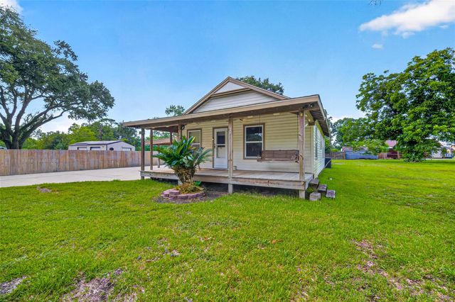 4220 Alabama Avenue, Dickinson, TX 77539
