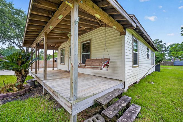 4220 Alabama Avenue, Dickinson, TX 77539