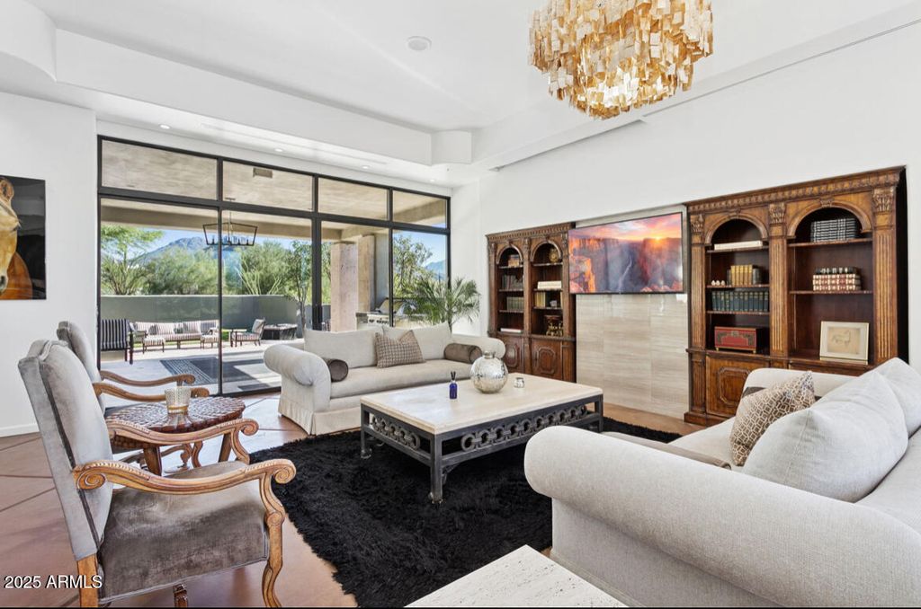 Image 10 of property listing at 9350 E VIA DEL SOL Drive, Scottsdale, AZ 85255