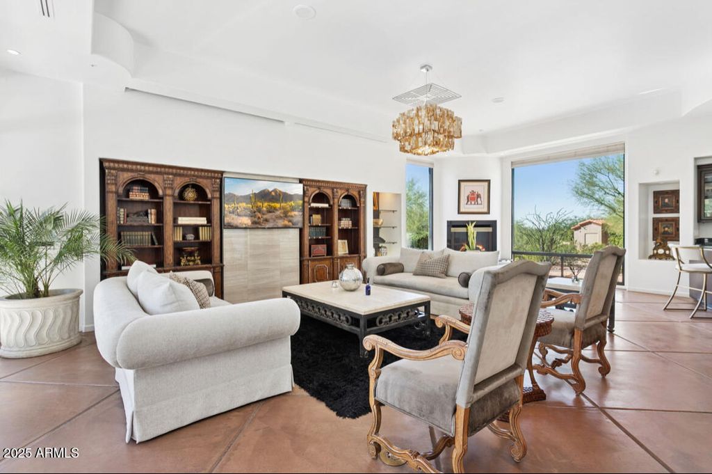 Image 11 of property listing at 9350 E VIA DEL SOL Drive, Scottsdale, AZ 85255