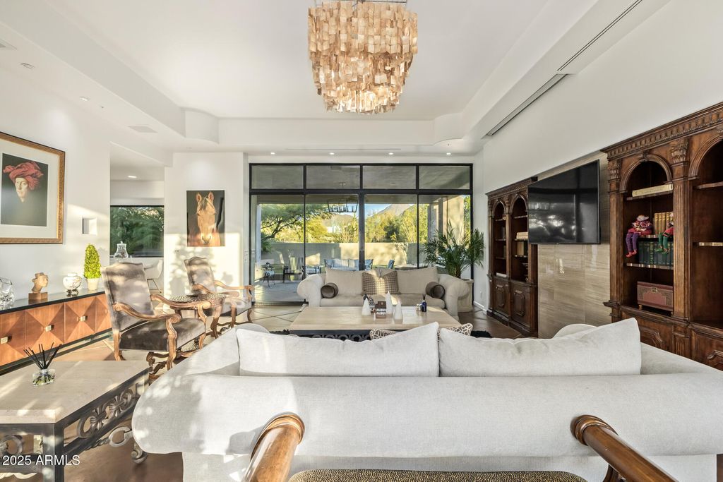 Image 12 of property listing at 9350 E VIA DEL SOL Drive, Scottsdale, AZ 85255