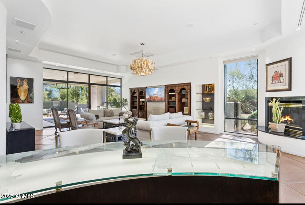 Image 14 of property listing at 9350 E VIA DEL SOL Drive, Scottsdale, AZ 85255