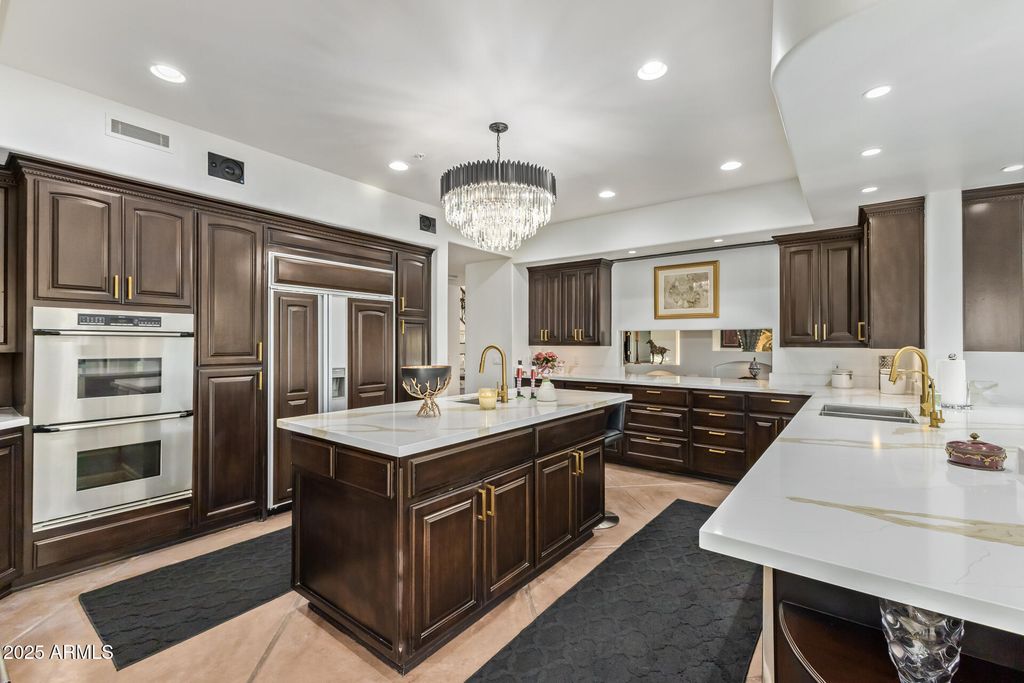 Image 15 of property listing at 9350 E VIA DEL SOL Drive, Scottsdale, AZ 85255