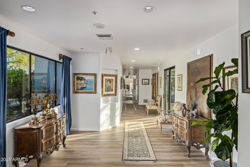 Image 20 of property listing at 9350 E VIA DEL SOL Drive, Scottsdale, AZ 85255