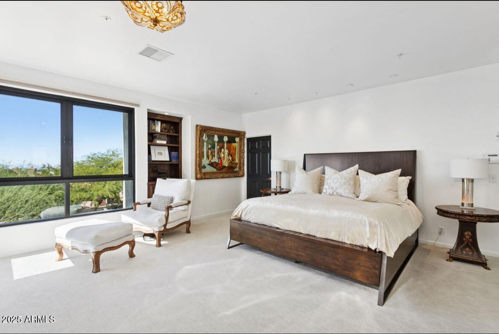 Image 23 of property listing at 9350 E VIA DEL SOL Drive, Scottsdale, AZ 85255