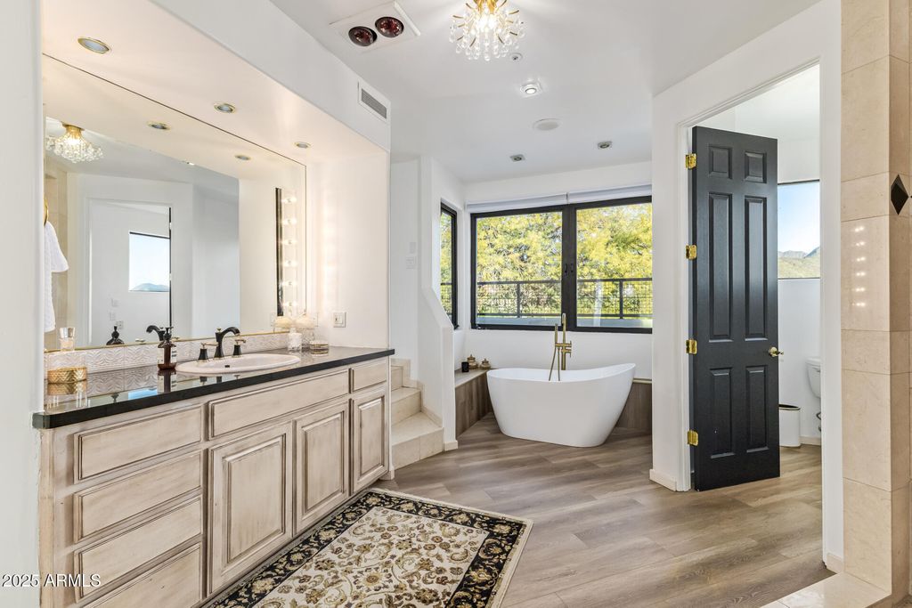 Image 26 of property listing at 9350 E VIA DEL SOL Drive, Scottsdale, AZ 85255