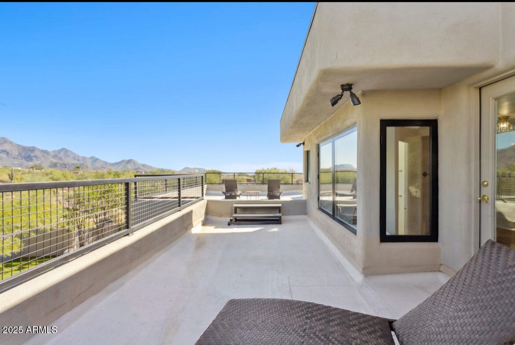 Image 28 of property listing at 9350 E VIA DEL SOL Drive, Scottsdale, AZ 85255