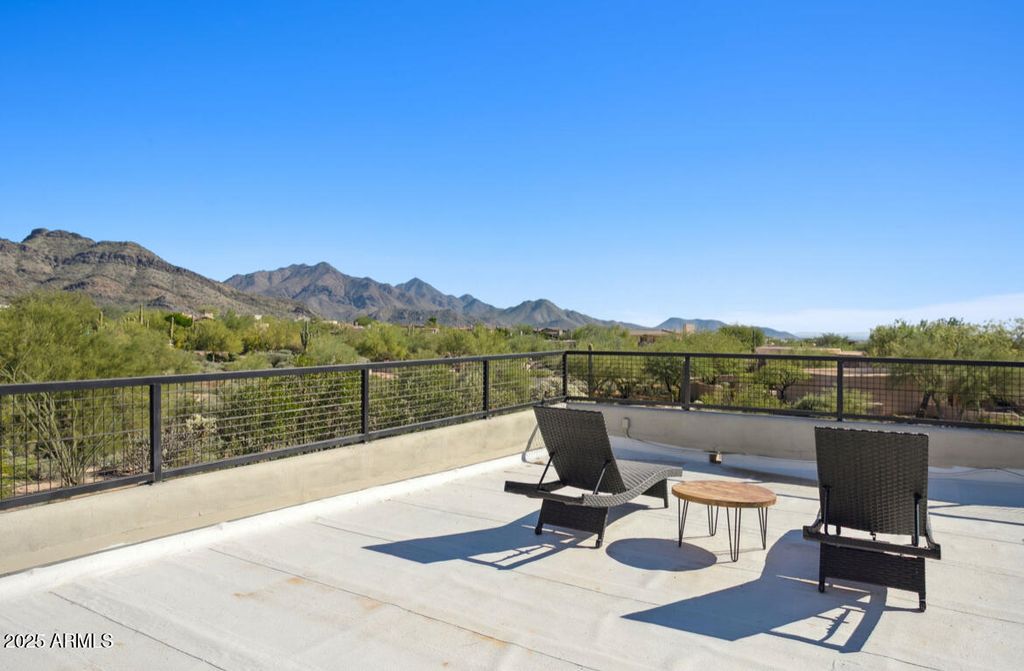 Image 29 of property listing at 9350 E VIA DEL SOL Drive, Scottsdale, AZ 85255