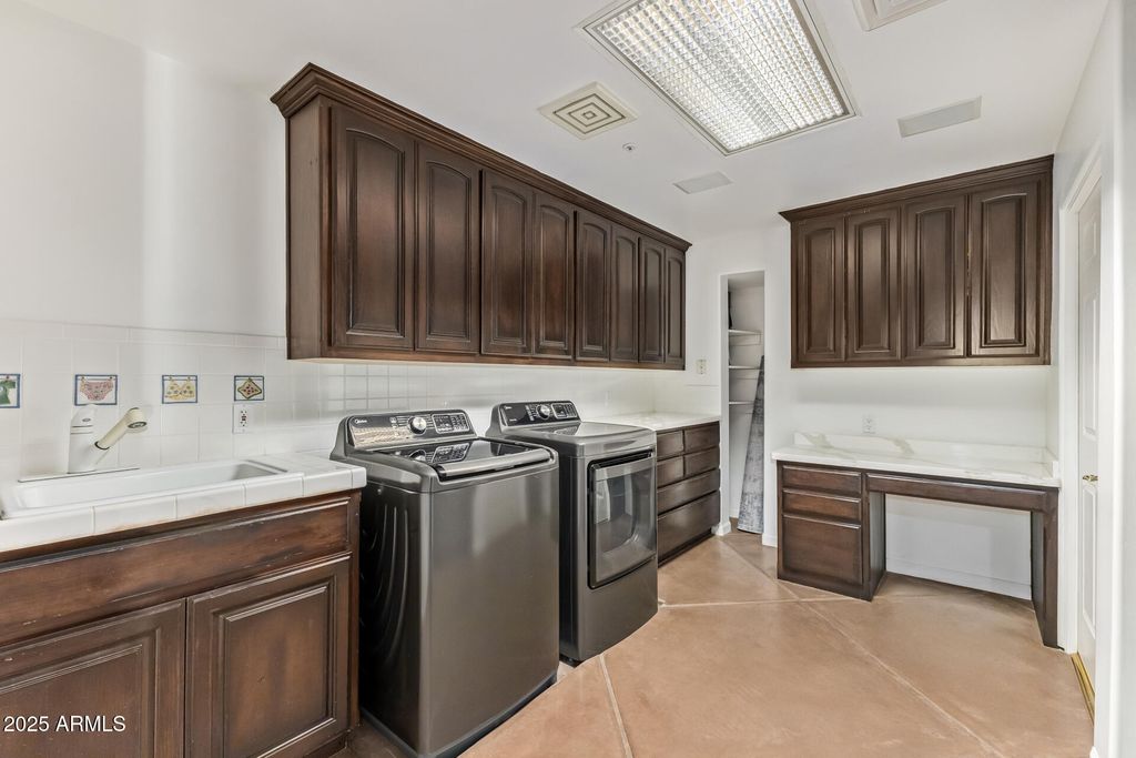 Image 36 of property listing at 9350 E VIA DEL SOL Drive, Scottsdale, AZ 85255