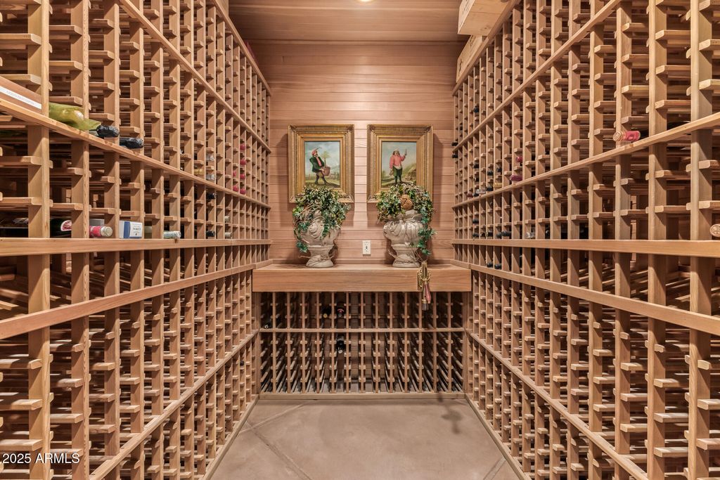 Image 37 of property listing at 9350 E VIA DEL SOL Drive, Scottsdale, AZ 85255