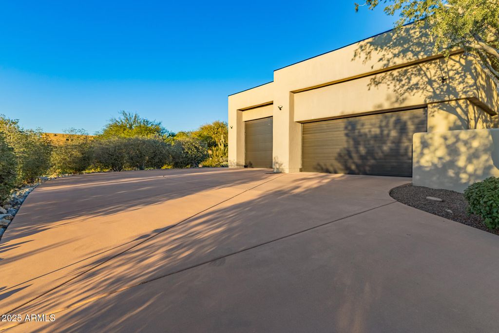 Image 59 of property listing at 9350 E VIA DEL SOL Drive, Scottsdale, AZ 85255