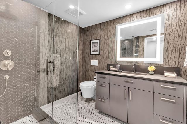 5740 MIDNIGHT PASS ROAD 403, Sarasota, FL 34242