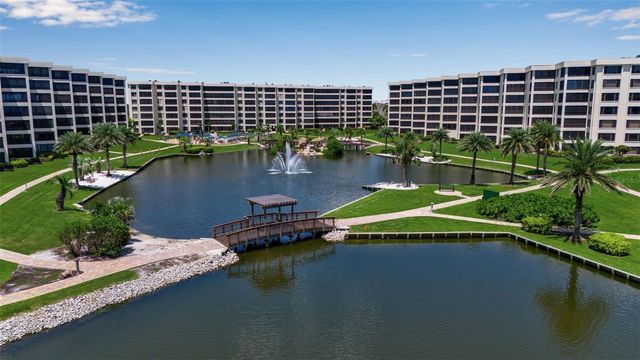 5740 MIDNIGHT PASS ROAD 403, Sarasota, FL 34242