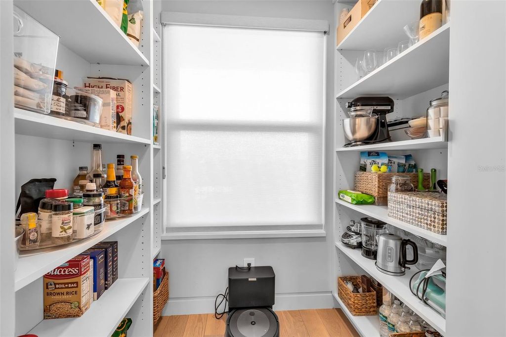 Image 14 of property listing at 5740 MIDNIGHT PASS ROAD 403, Sarasota, FL 34242