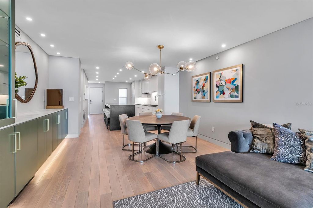 Image 19 of property listing at 5740 MIDNIGHT PASS ROAD 403, Sarasota, FL 34242