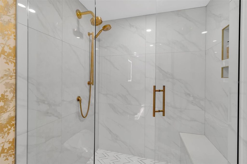 Image 36 of property listing at 5740 MIDNIGHT PASS ROAD 403, Sarasota, FL 34242