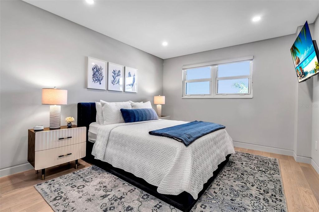 Image 38 of property listing at 5740 MIDNIGHT PASS ROAD 403, Sarasota, FL 34242