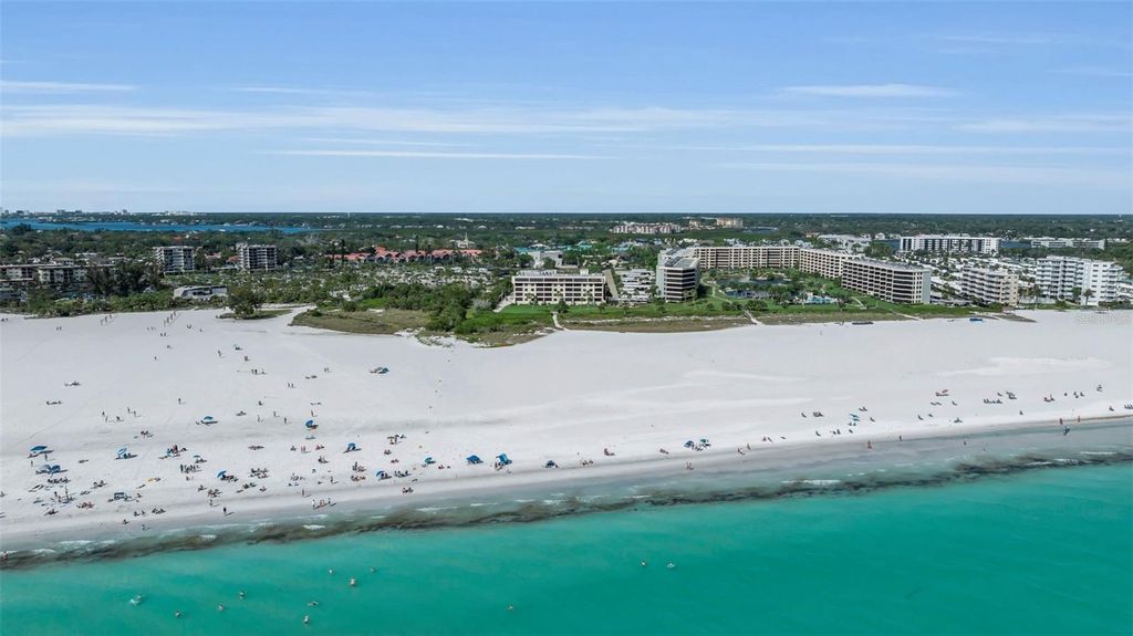 Image 52 of property listing at 5740 MIDNIGHT PASS ROAD 403, Sarasota, FL 34242