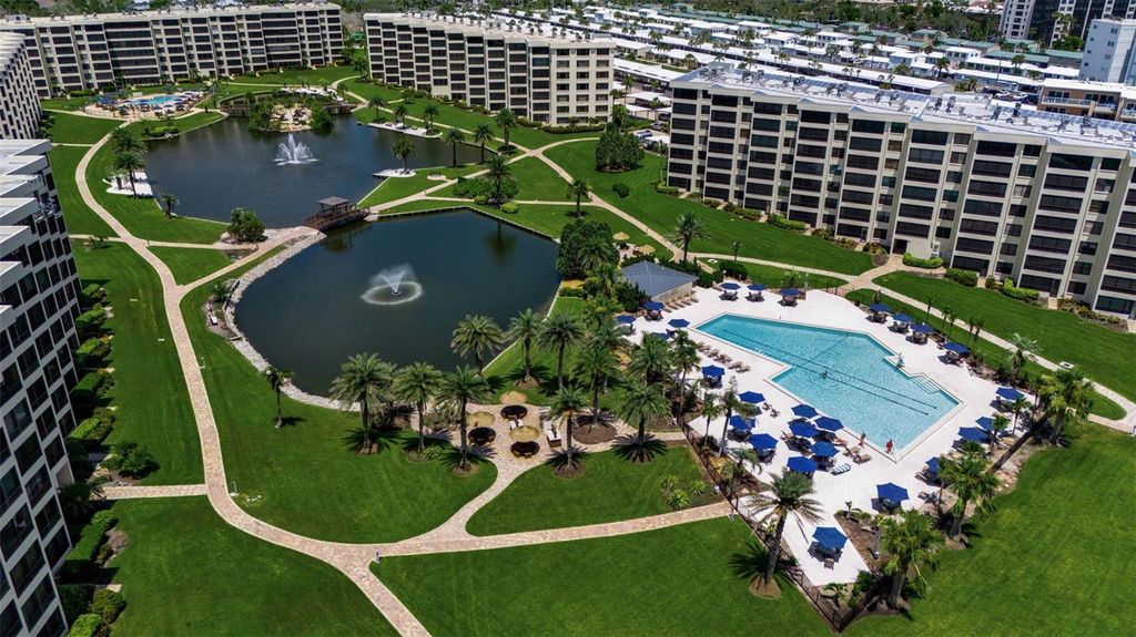 Image 59 of property listing at 5740 MIDNIGHT PASS ROAD 403, Sarasota, FL 34242