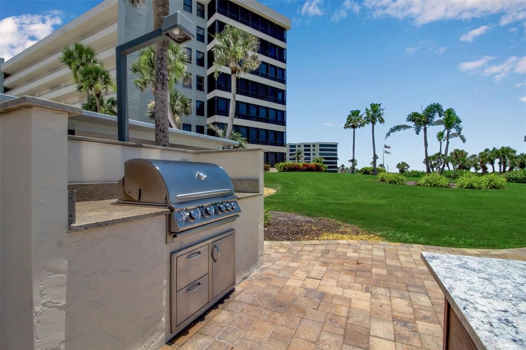 Image 63 of property listing at 5740 MIDNIGHT PASS ROAD 403, Sarasota, FL 34242