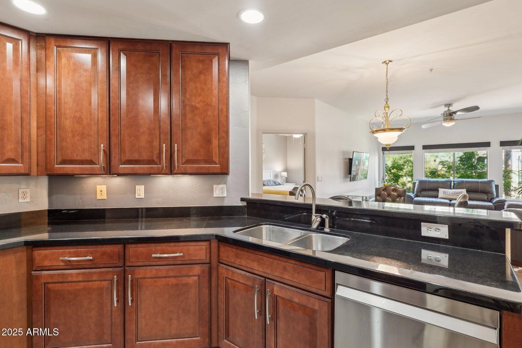 5350 E DEER VALLEY Drive 2408, Phoenix, AZ 85054 — photo 2