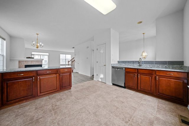 760 Lambert Lane 96-1, Bartlett, IL 60103