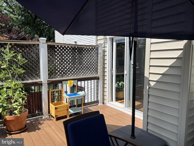 9015 PINEY GROVE DR, Fairfax, VA 22031