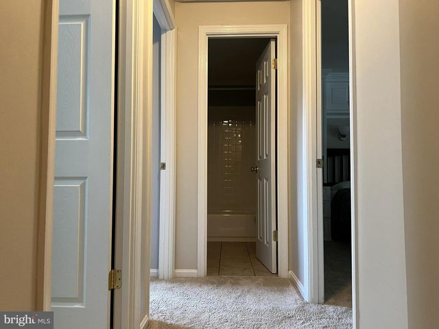 9015 PINEY GROVE DR, Fairfax, VA 22031