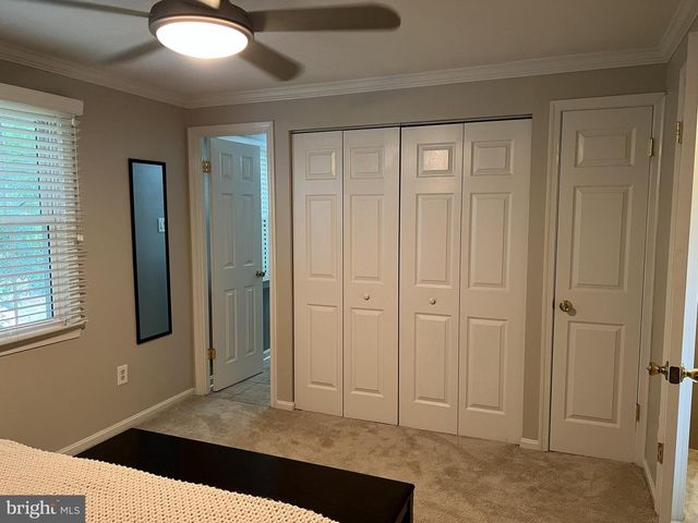 9015 PINEY GROVE DR, Fairfax, VA 22031