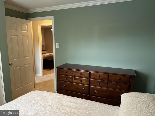 9015 PINEY GROVE DR, Fairfax, VA 22031