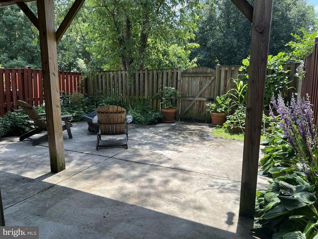 9015 PINEY GROVE DR, Fairfax, VA 22031