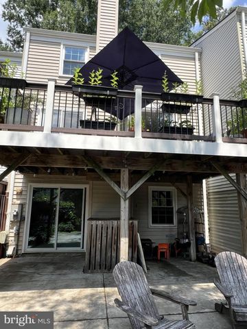 9015 PINEY GROVE DR, Fairfax, VA 22031