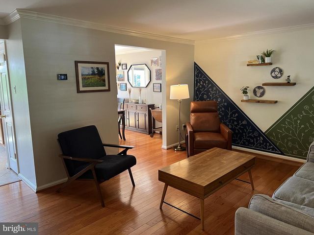 9015 PINEY GROVE DR, Fairfax, VA 22031