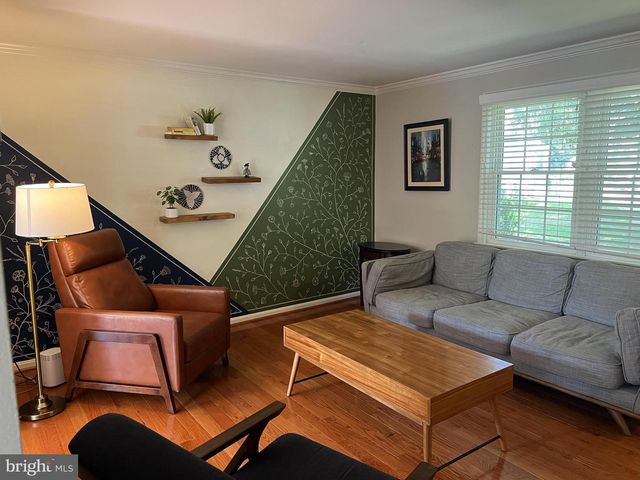 9015 PINEY GROVE DR, Fairfax, VA 22031