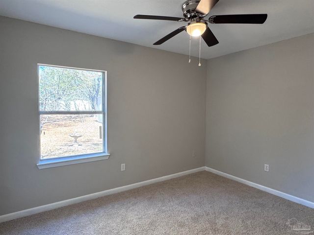 6426 Walnut St, Milton, FL 32570