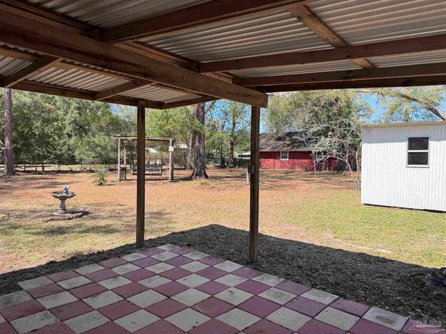 6426 Walnut St, Milton, FL 32570