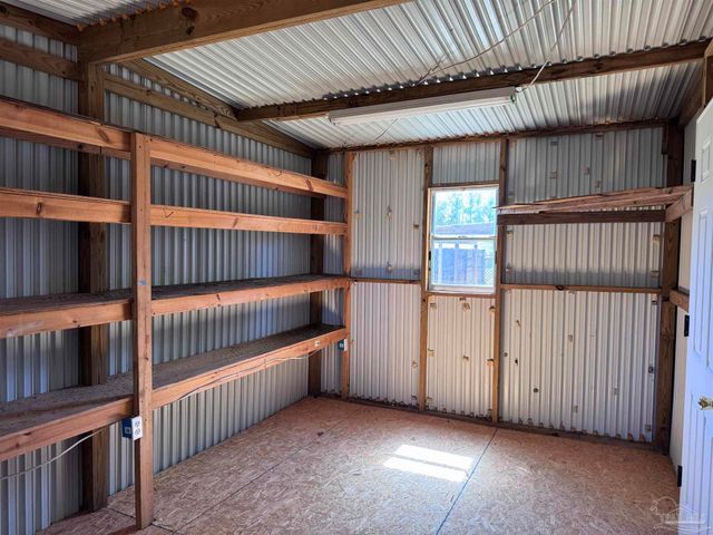 6426 Walnut St, Milton, FL 32570