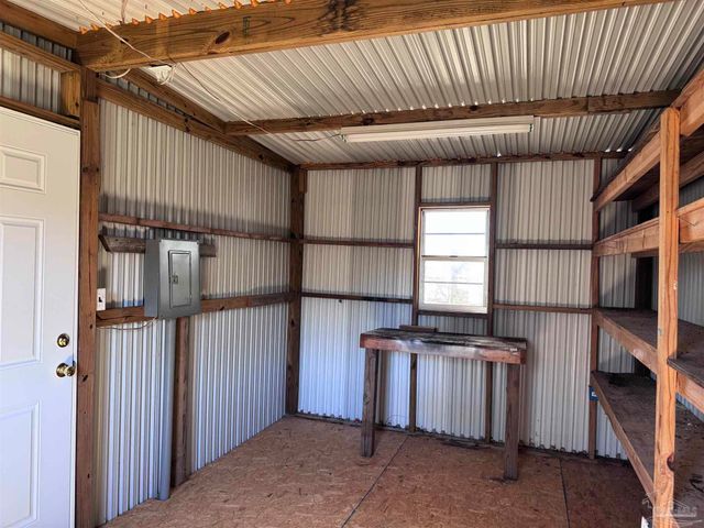 6426 Walnut St, Milton, FL 32570