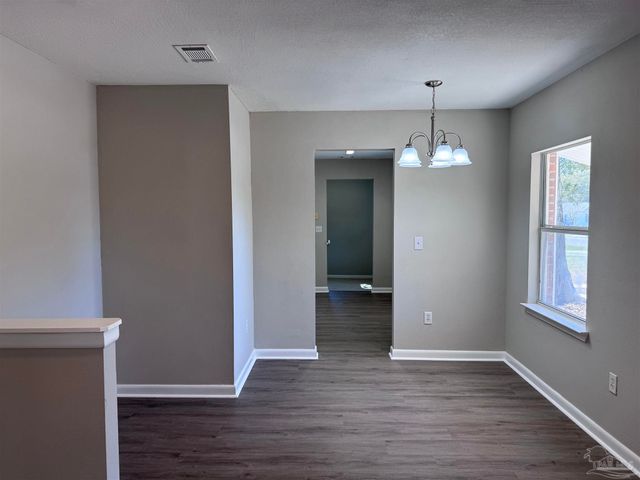 6426 Walnut St, Milton, FL 32570