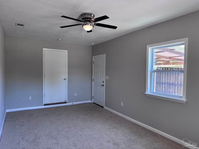 6426 Walnut St, Milton, FL 32570