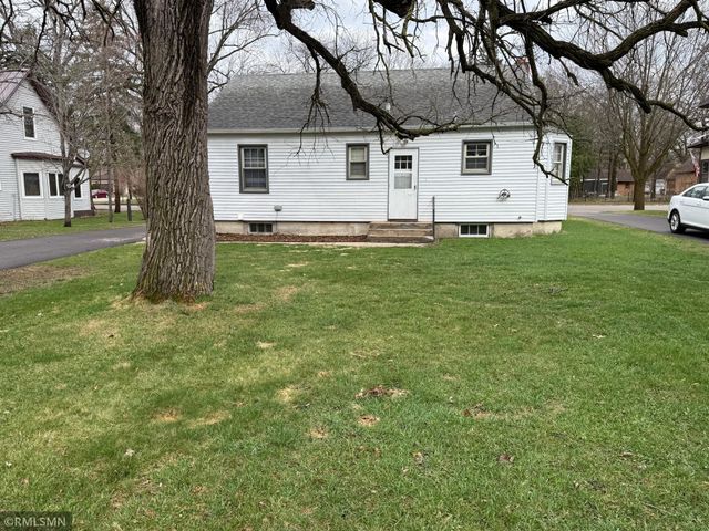 303 8th Avenue S, Princeton, MN 55371