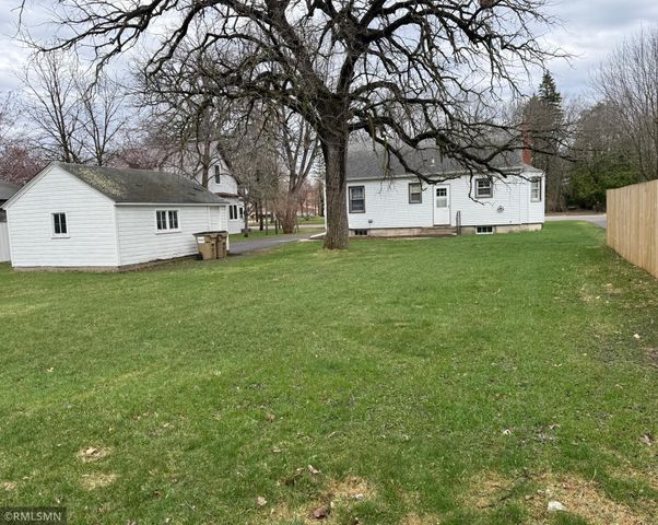 303 8th Avenue S, Princeton, MN 55371