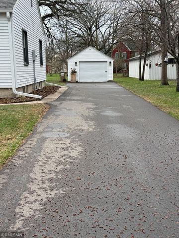 303 8th Avenue S, Princeton, MN 55371