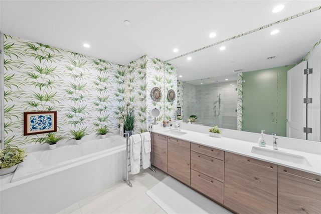 2103 BAYSHORE BOULEVARD 703, Tampa, FL 33606