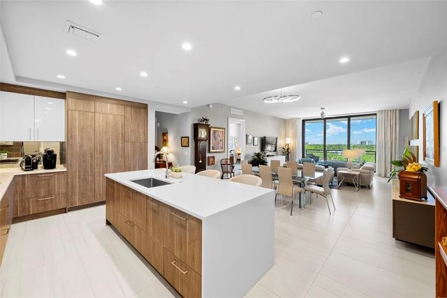 2103 BAYSHORE BOULEVARD 703, Tampa, FL 33606